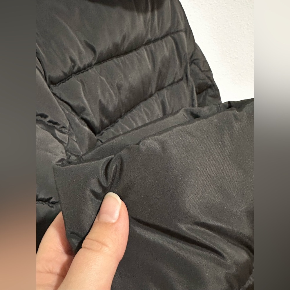 Size small jacket - Picture 3 of 3
